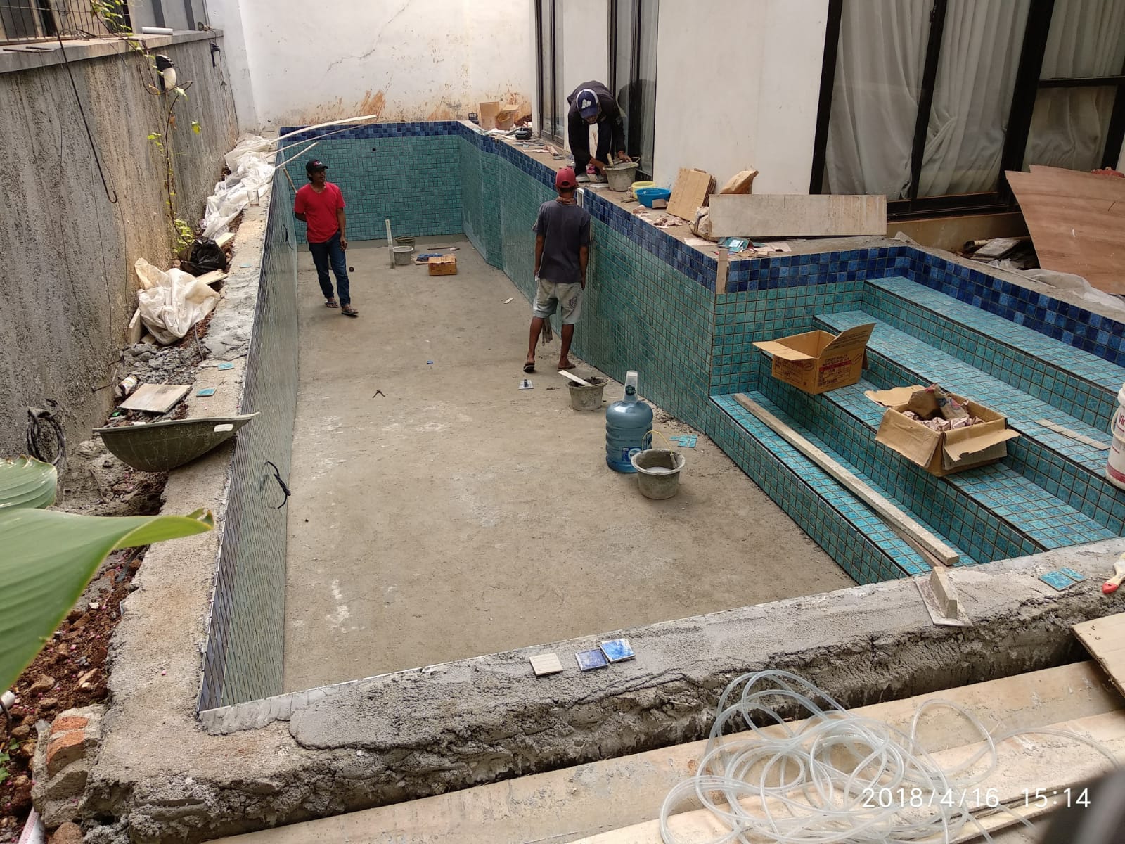 Pembuatan kolam renang